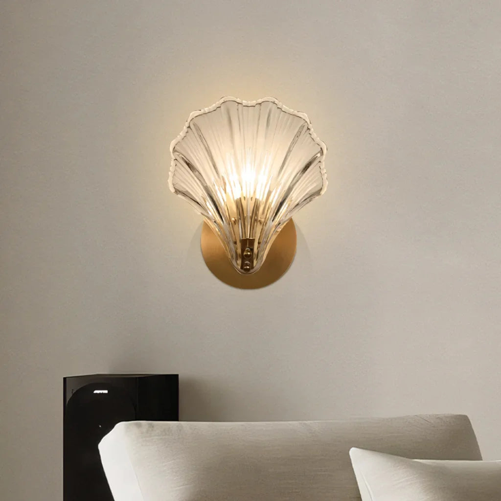 Luis shell wall light