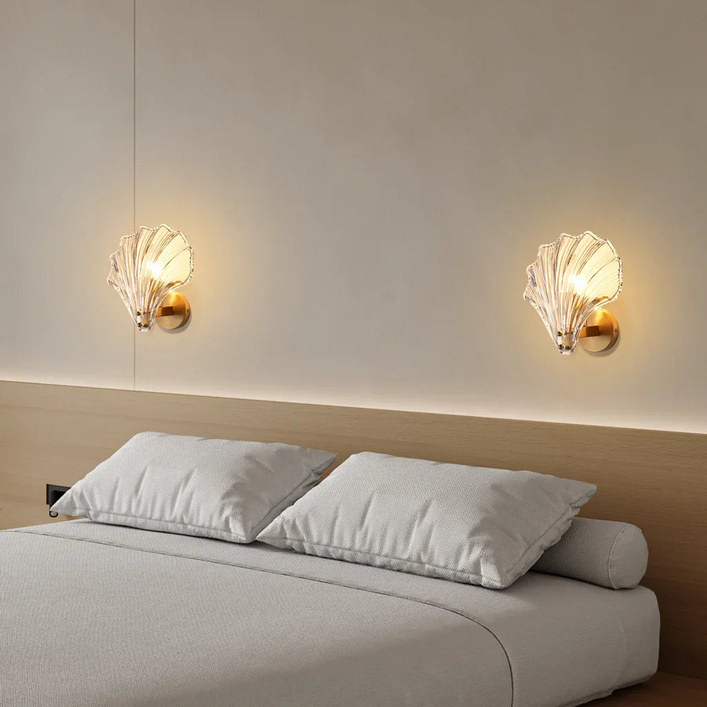 Luis shell wall light