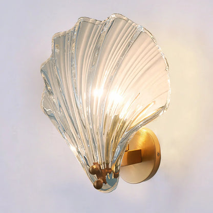 Luis shell wall light