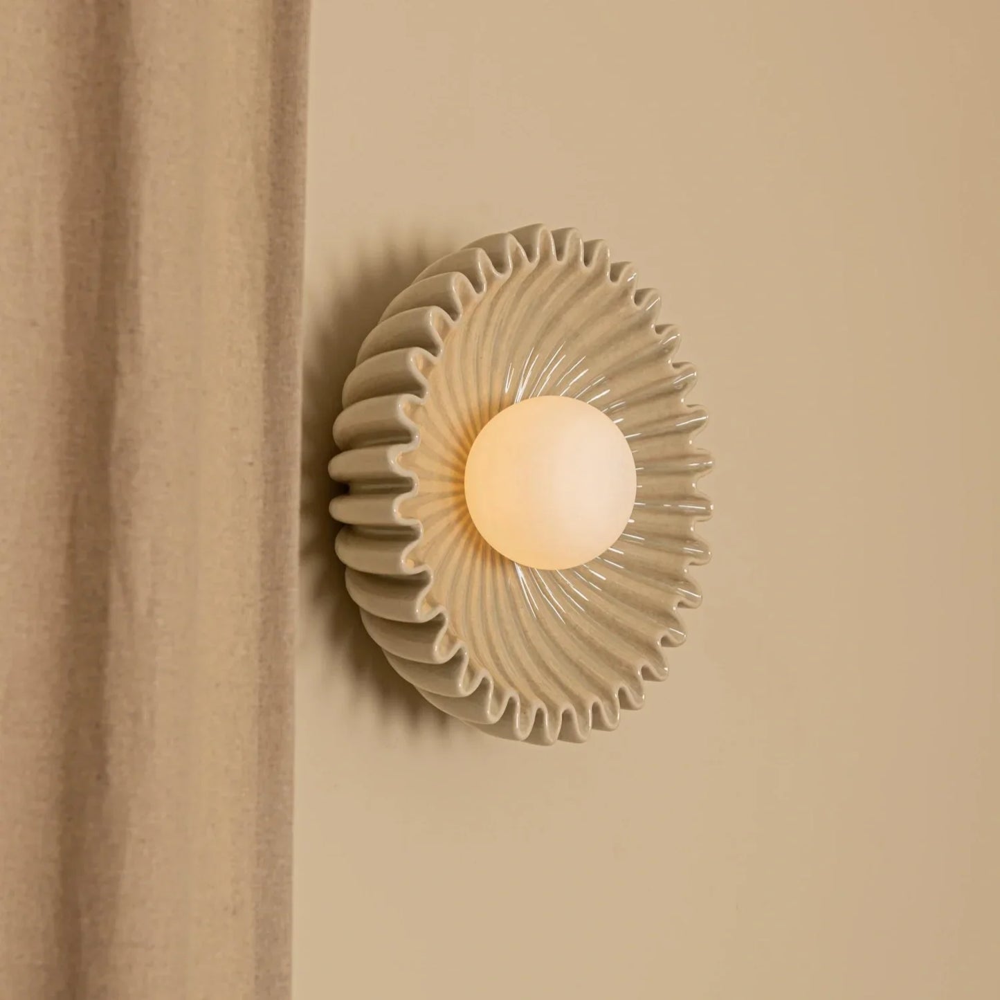 Marenys Nordic Flower Wall Light