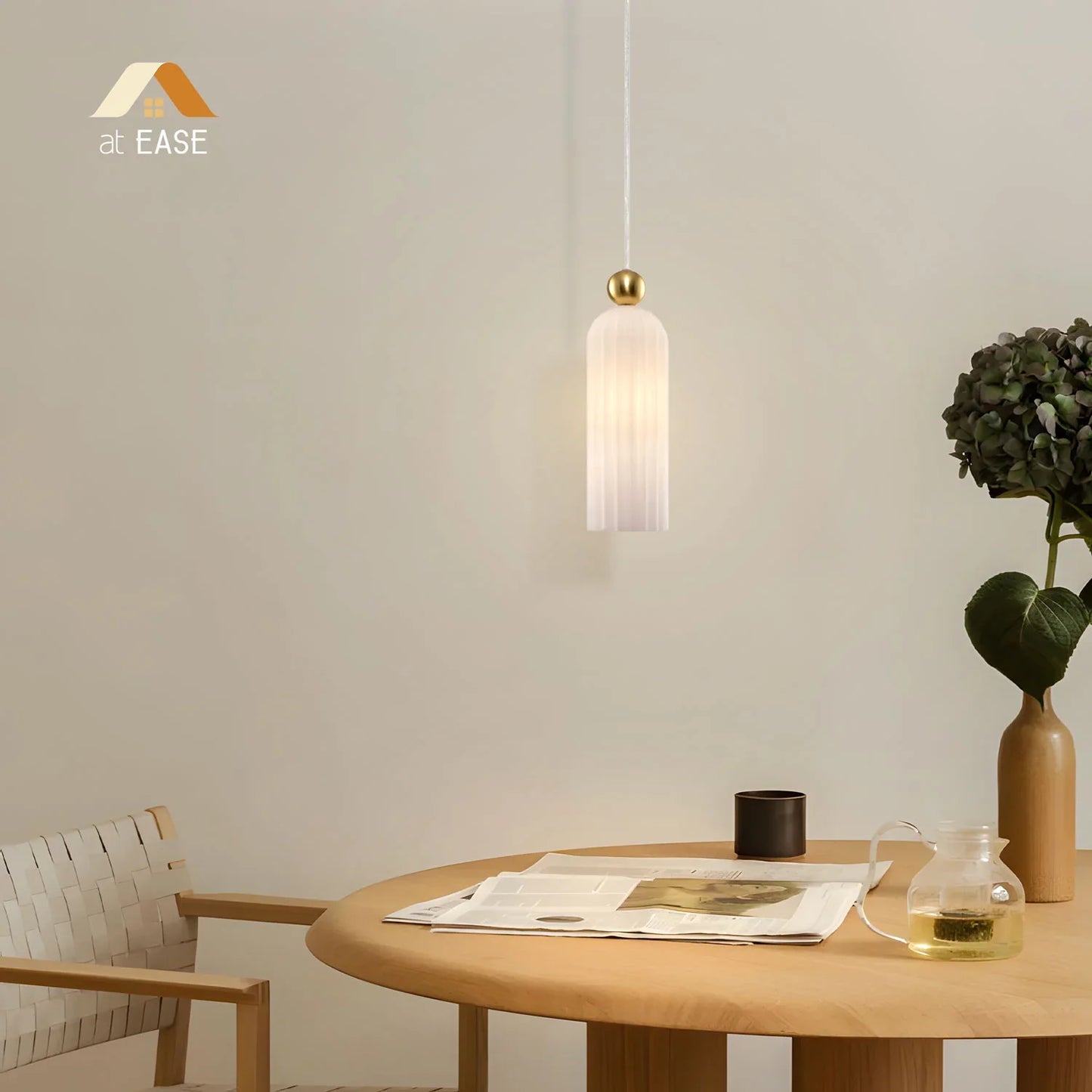 Vaeloria Mordern Vertical Glass Pendant Light