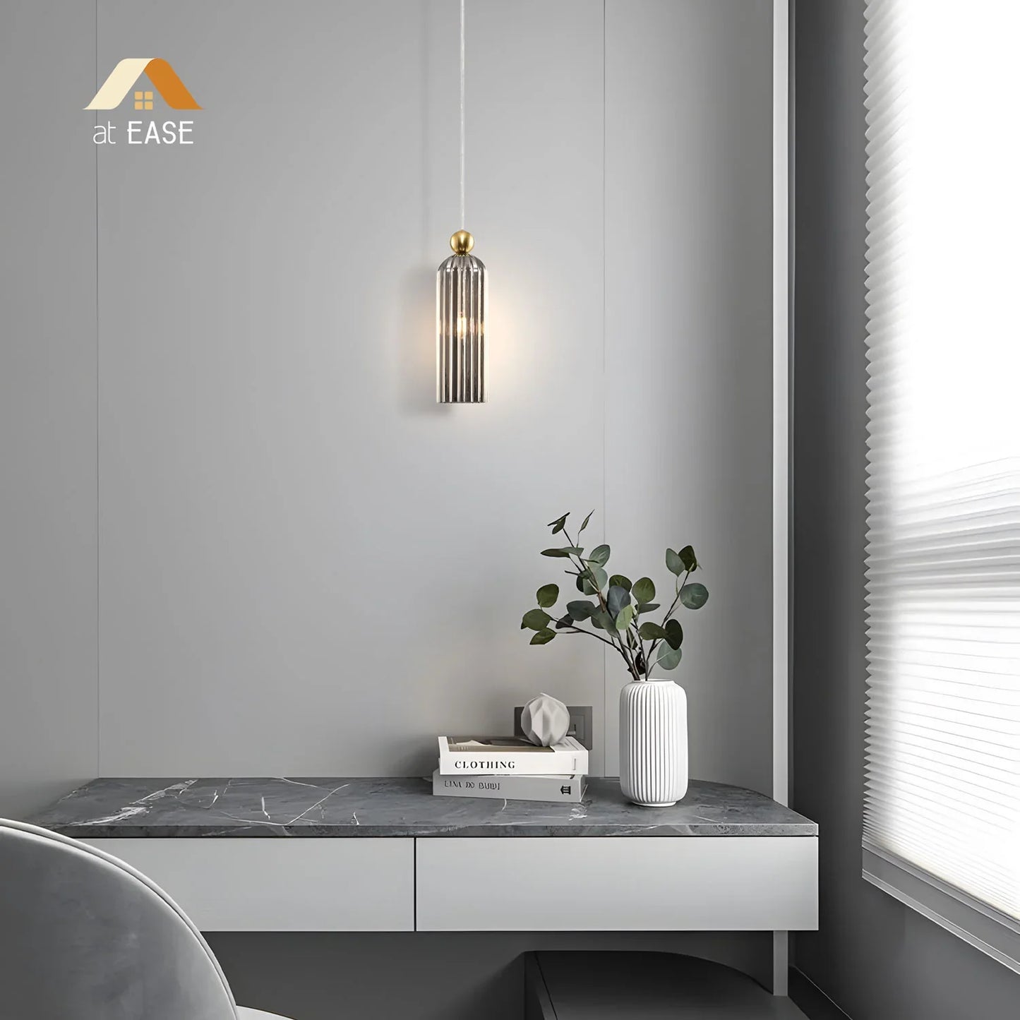 Vaeloria Mordern Vertical Glass Pendant Light
